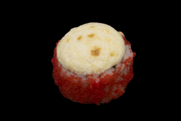 Uromaki pieczone z sosem czosnkowym